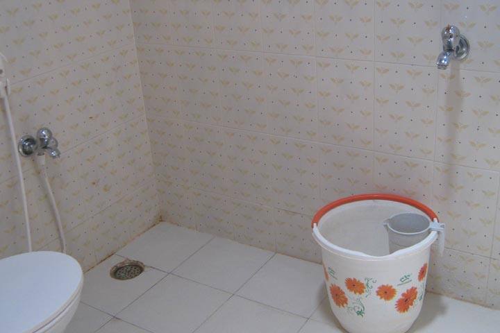Neelam Guest House, Vadodara 2